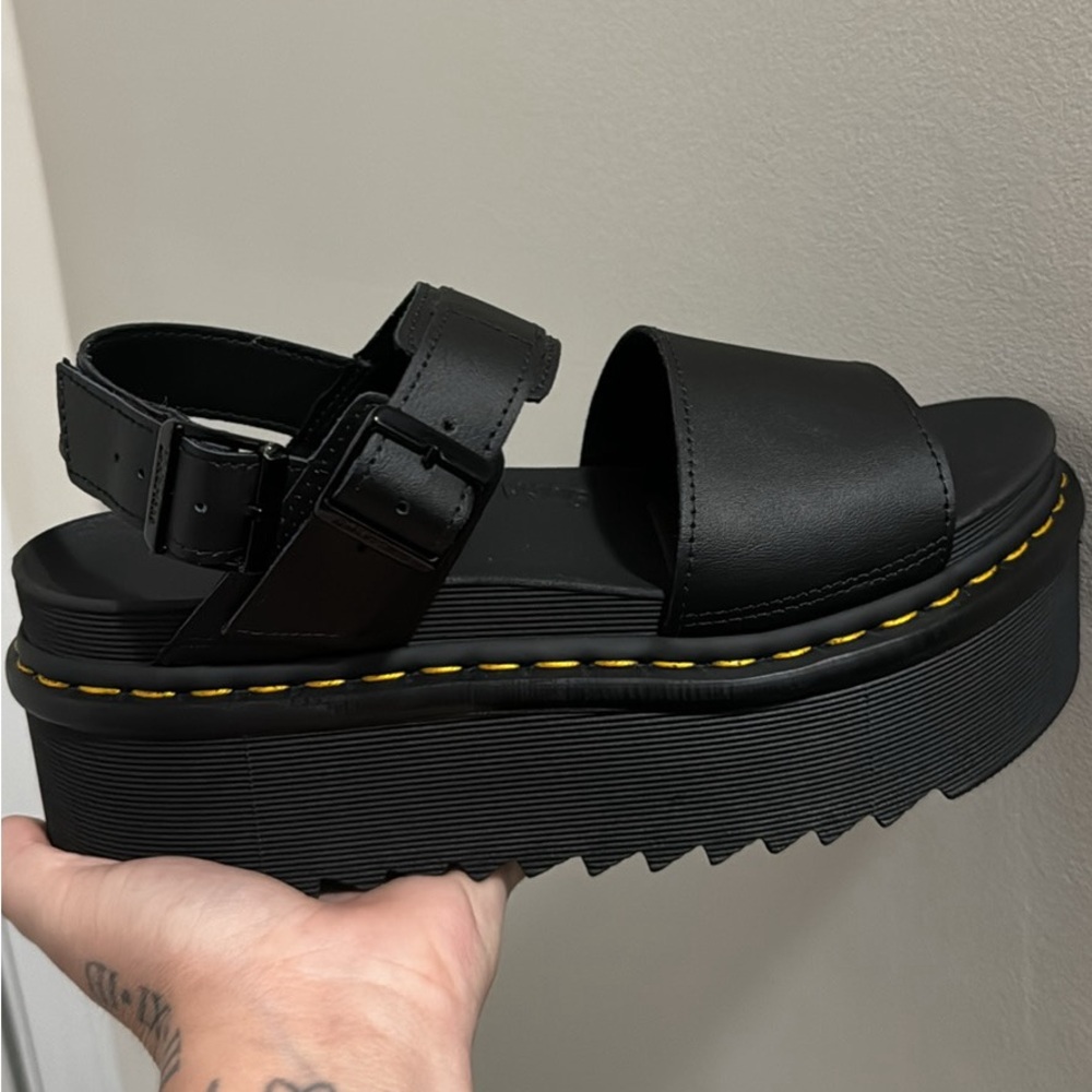 Dr. Martens Voss Sandal